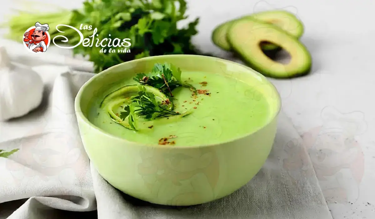 Rica receta de sopa de aguacate